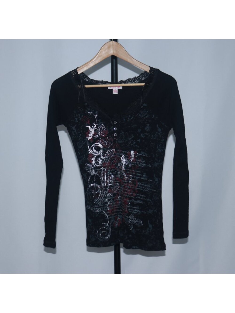 Lena Lace Trim Graphic Henley Long Sleeve T-Shirt Black Small - Picture 4 of 7